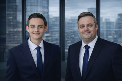 Gustavo e Renato Cruz da equipe da ACE4Finance em ambiente corporativo